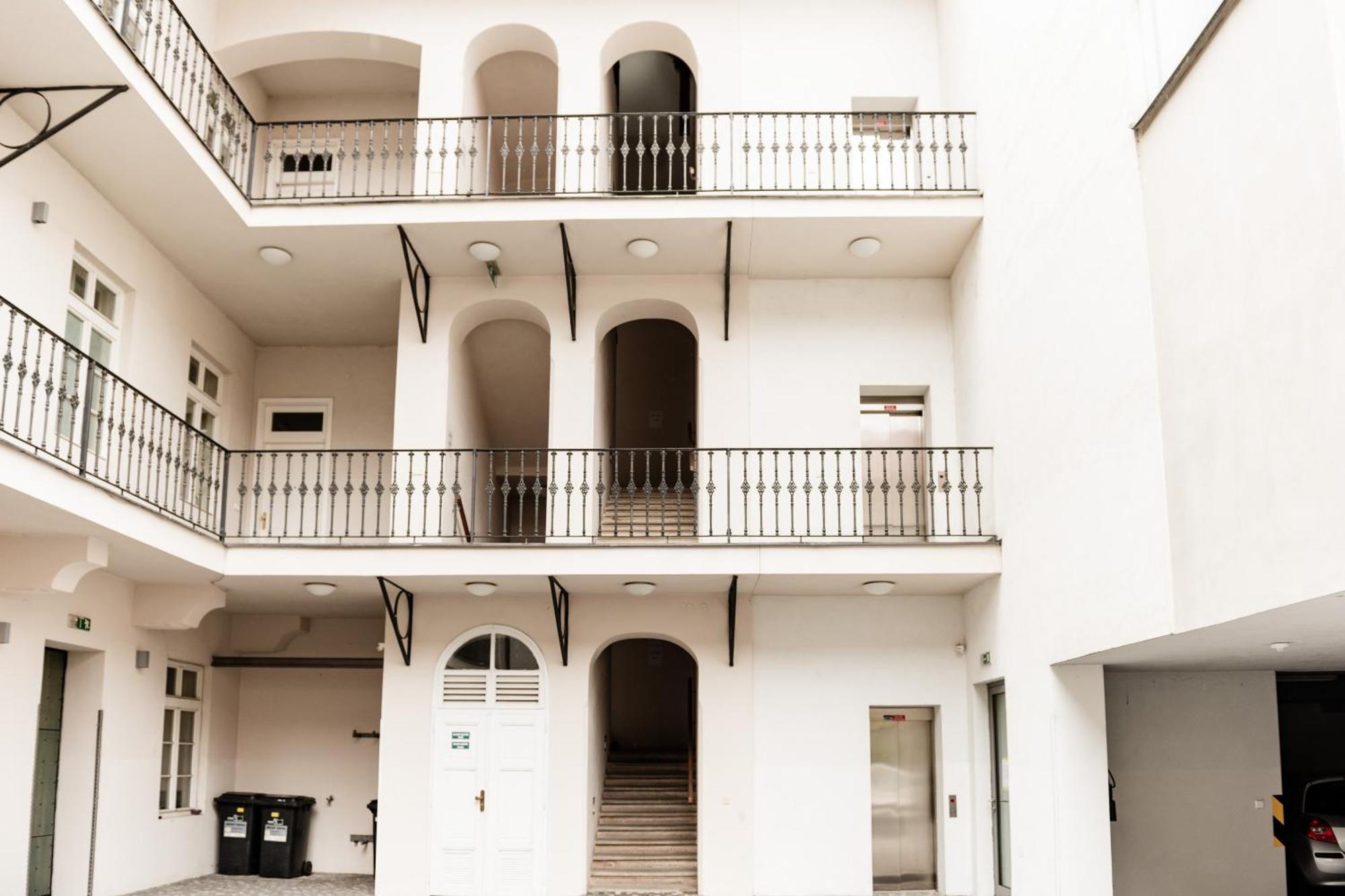 K-14 Apartment Прага Екстериор снимка